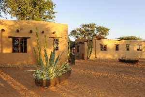 Eningu Clayhouse Lodge place picture